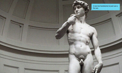 Escultura de mármore "David" de Michelangelo com uma mensagem sobreposta que diz "U are too handsome to just use u for sex".